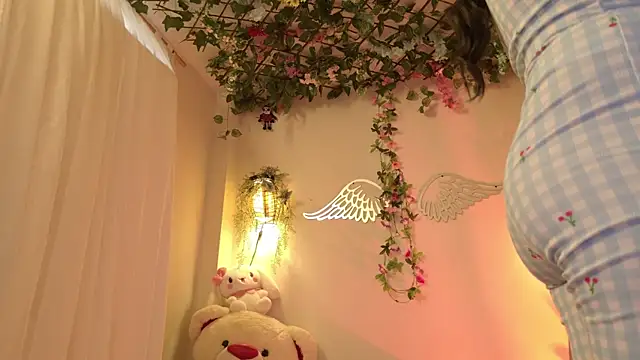 ISA NIXON online show from March 31, 2:06 pm