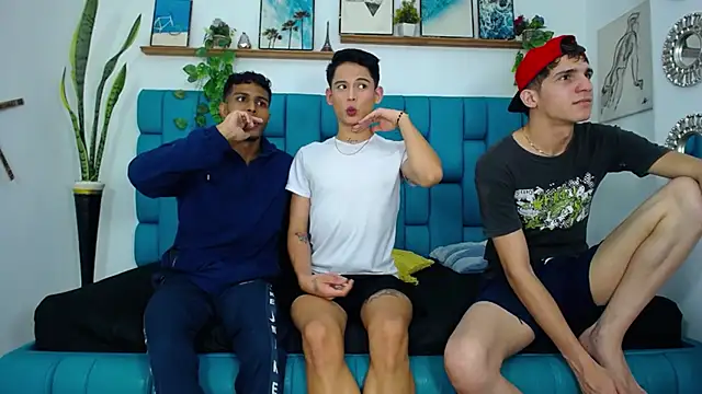 Hot Boys Latinos X online show from November 4, 1:10 am