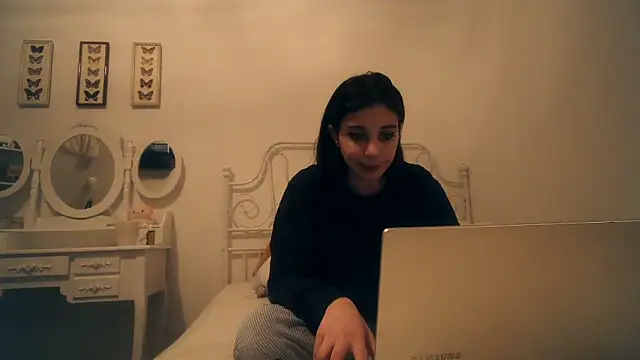 bellefleurrr online show from February 13, 9:05 pm