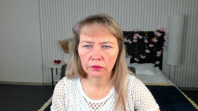 Carla Vogue online show from November 4, 3:11 am