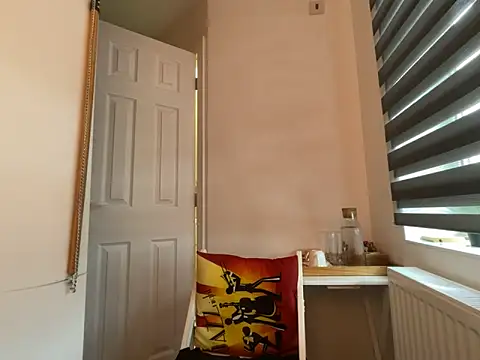 rosie-hipstergal online show from February 23, 3:11 pm