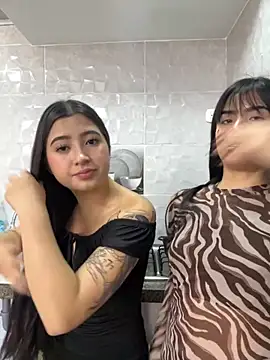 nicky and isabella online show from November 26, 8:32 pm