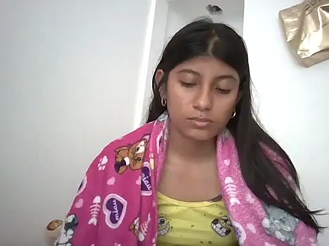 YeseniaRodriguez3 online show from March 6, 12:55 pm