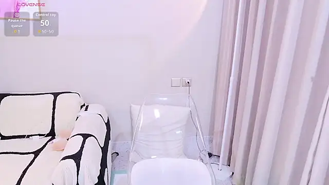 xiaoxi---n online show from December 20, 10:30 am