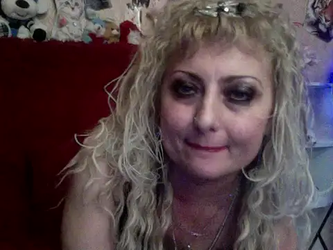 xHot Amazonq online show from October 31, 1:07 am