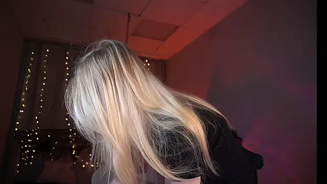 MonicaVelen online show from October 29, 6:50 am