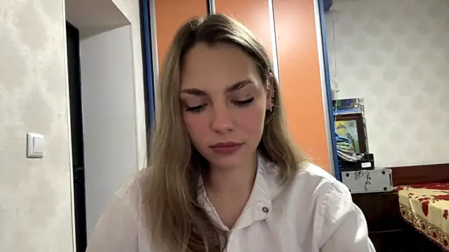 IlanaLafferty online show from November 11, 6:38 pm