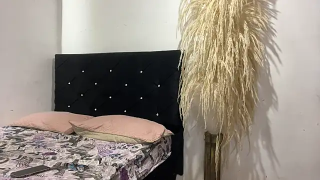 Hot2gether69 online show from April 15, 2:45 am