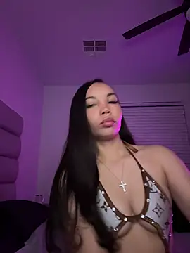 nikkiloveee online show from February 25, 6:56 am