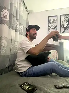 squir couple online show from November 4, 3:22 am