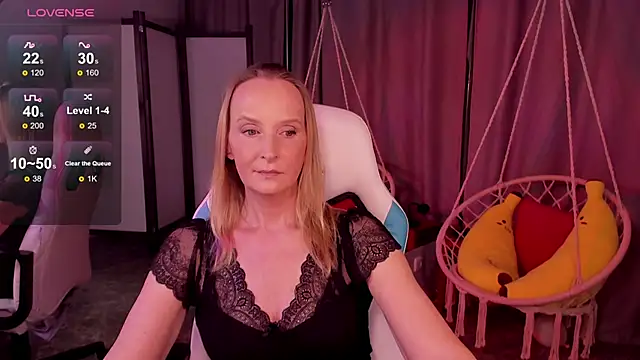 ScarlettPalmer online show from April 3, 1:42 pm