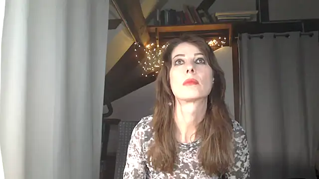 MissDyannis online show from March 9, 7:39 pm