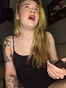 mattiethebaddieee online show from March 22, 3:56 am