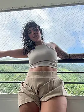 SugarTroubl33 online show from November 29, 2:21 pm