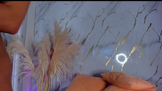 Julig01 online show from March 1, 4:12 am