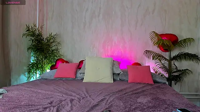 May Yam online show from April 16, 12:44 am