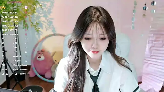 Yiluo95 online show from May 28, 4:49 pm
