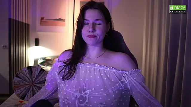 girl u never met online show from November 17, 5:57 pm