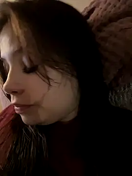 Kissy Moon online show from November 6, 11:05 am