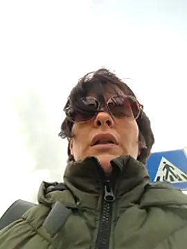 Piediniecollant online show from March 14, 1:12 pm