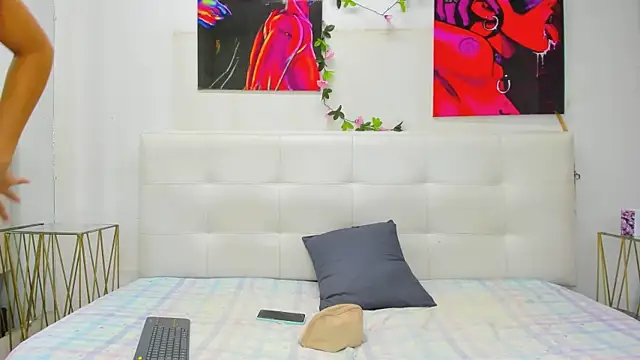 ahsly78alejandro online show from January 12, 1:05 pm