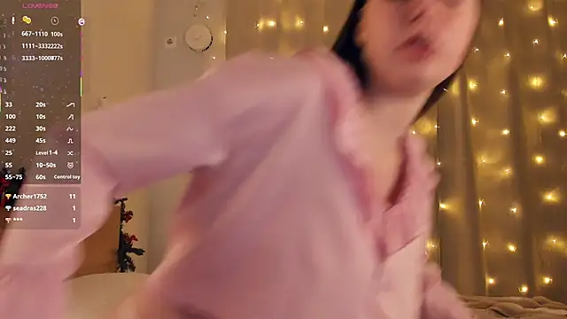 LoreeScialdone online show from December 21, 10:35 pm