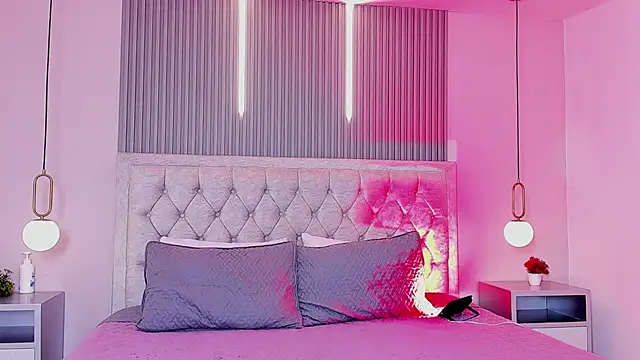 Kelsy monroy  online show from October 29, 12:15 am