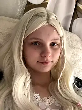 everyyday online show from November 29, 7:07 pm