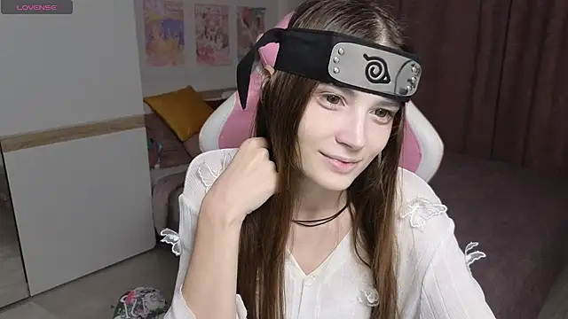 Hana Flo  online show from November 5, 2:11 pm