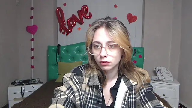 TracyLll online show from February 1, 6:12 am