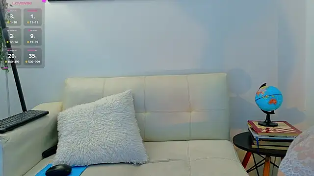 R3d Moonss   online show from February 19, 6:40 pm