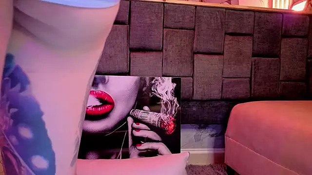 Im-Lola online show from February 19, 8:51 pm