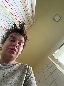 Carolineisback online show from March 15, 6:37 am