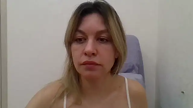 Little Milf 5 online show from November 21, 5:37 pm