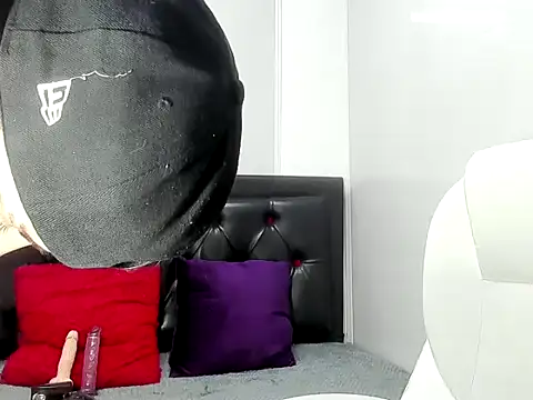 SubGirlRs online show from October 29, 4:53 pm