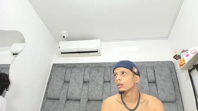 DamianandEva online show from December 1, 1:03 pm