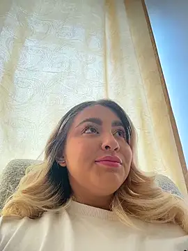 Elina Hills online show from March 30, 2:38 pm