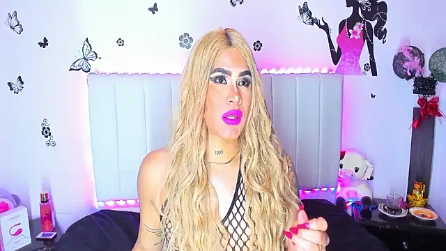 melani ferraraa  online show from February 18, 6:12 am