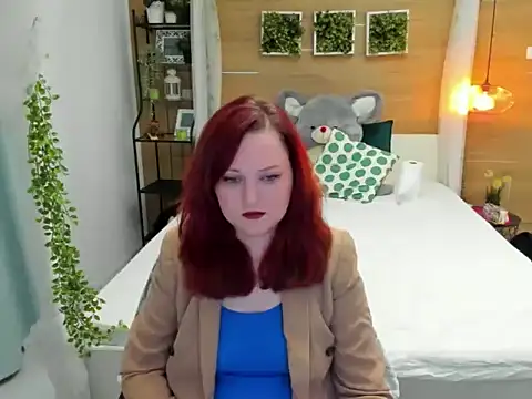 OhLadyPlease online show from November 25, 8:05 am