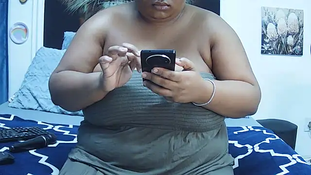 MassiveBoobsxxxx online show from February 14, 4:58 am