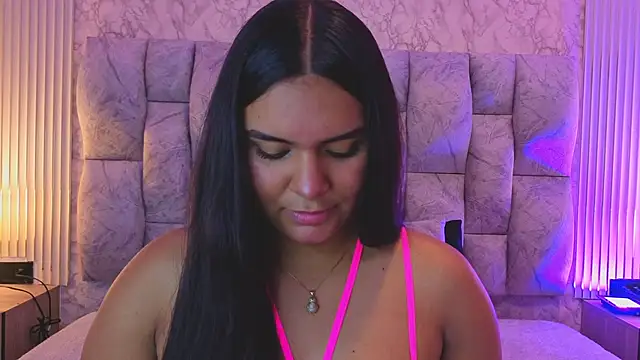 amarahanks1 online show from November 14, 12:38 pm