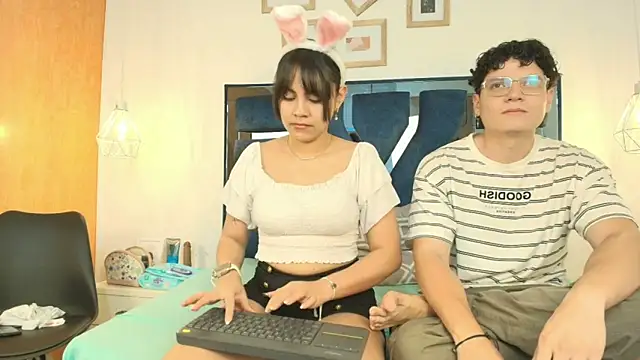 Zoe And Dylan  online show from November 21, 12:40 pm