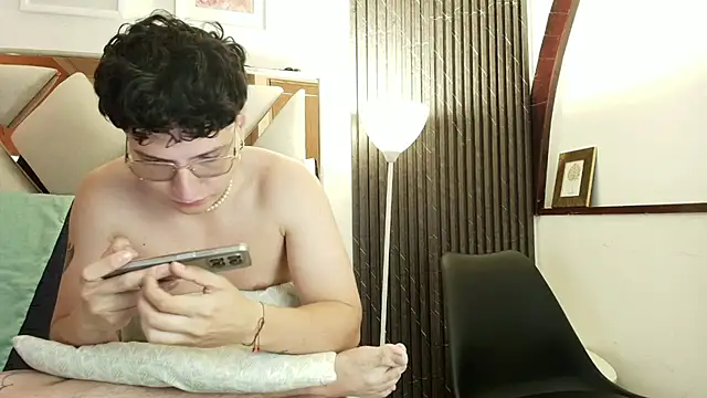 Zoe And Dylan  online show from July 22, 1:01 pm