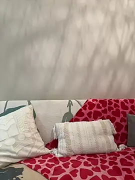 HotLdyllic online show from February 12, 5:14 pm