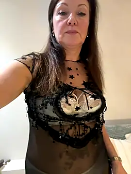 HotLdyllic online show from November 29, 6:01 pm