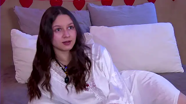  AlinaHot  online show from February 24, 4:00 am