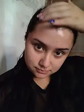 CurvyNoir online show from December 20, 4:44 pm