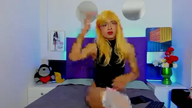 RegannTaylor online show from November 3, 1:04 pm