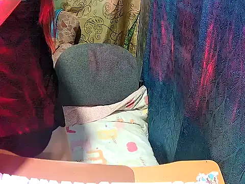 yumi-meya online show from January 12, 1:27 pm