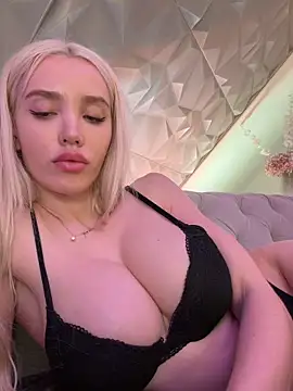 Lana-Grey online show from April 8, 9:39 pm